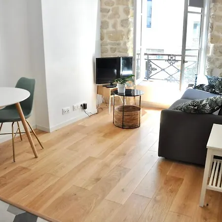 Charming Near Montmartre Apartment *